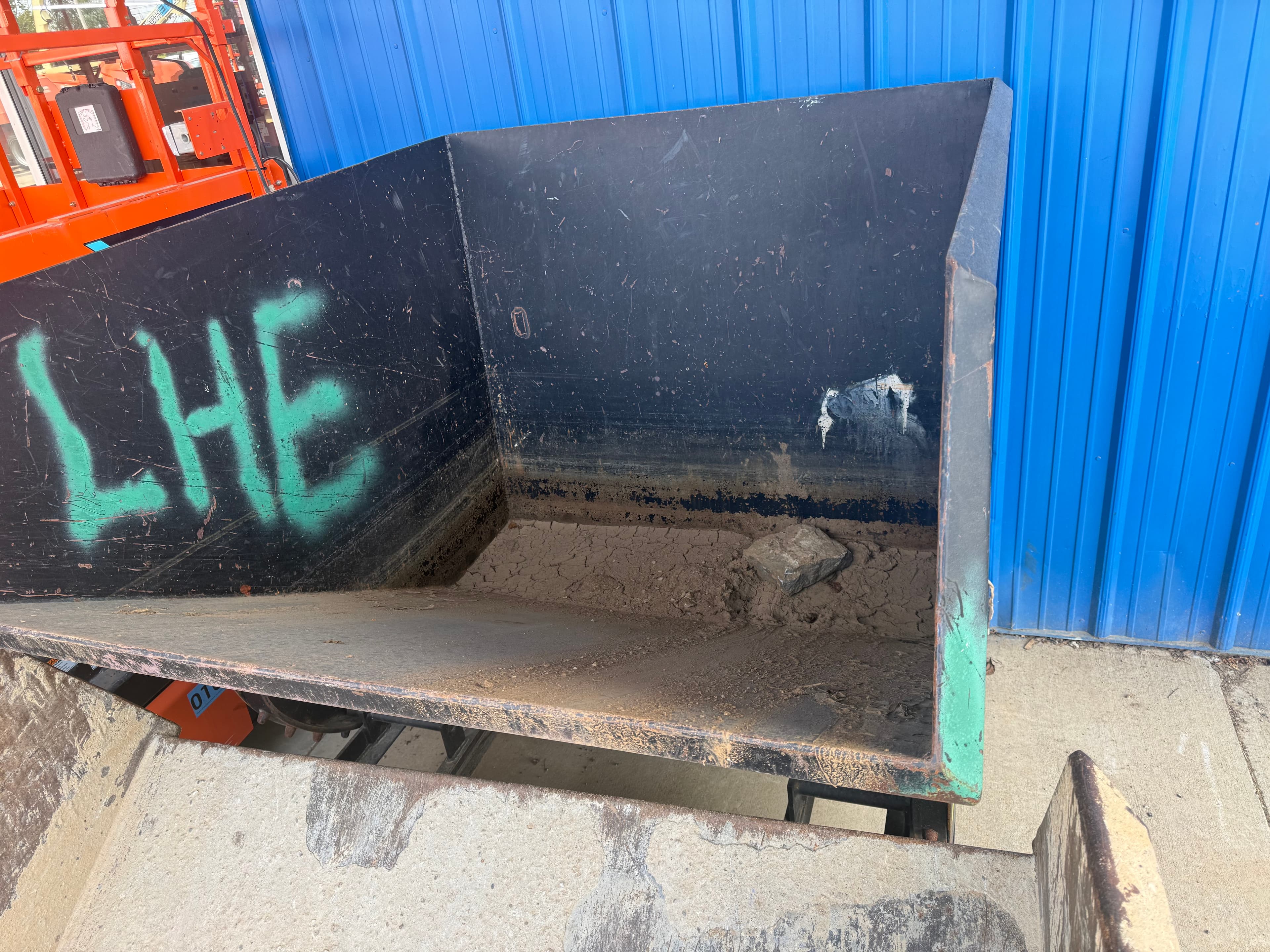 2.5 Yard Forklift Hopper