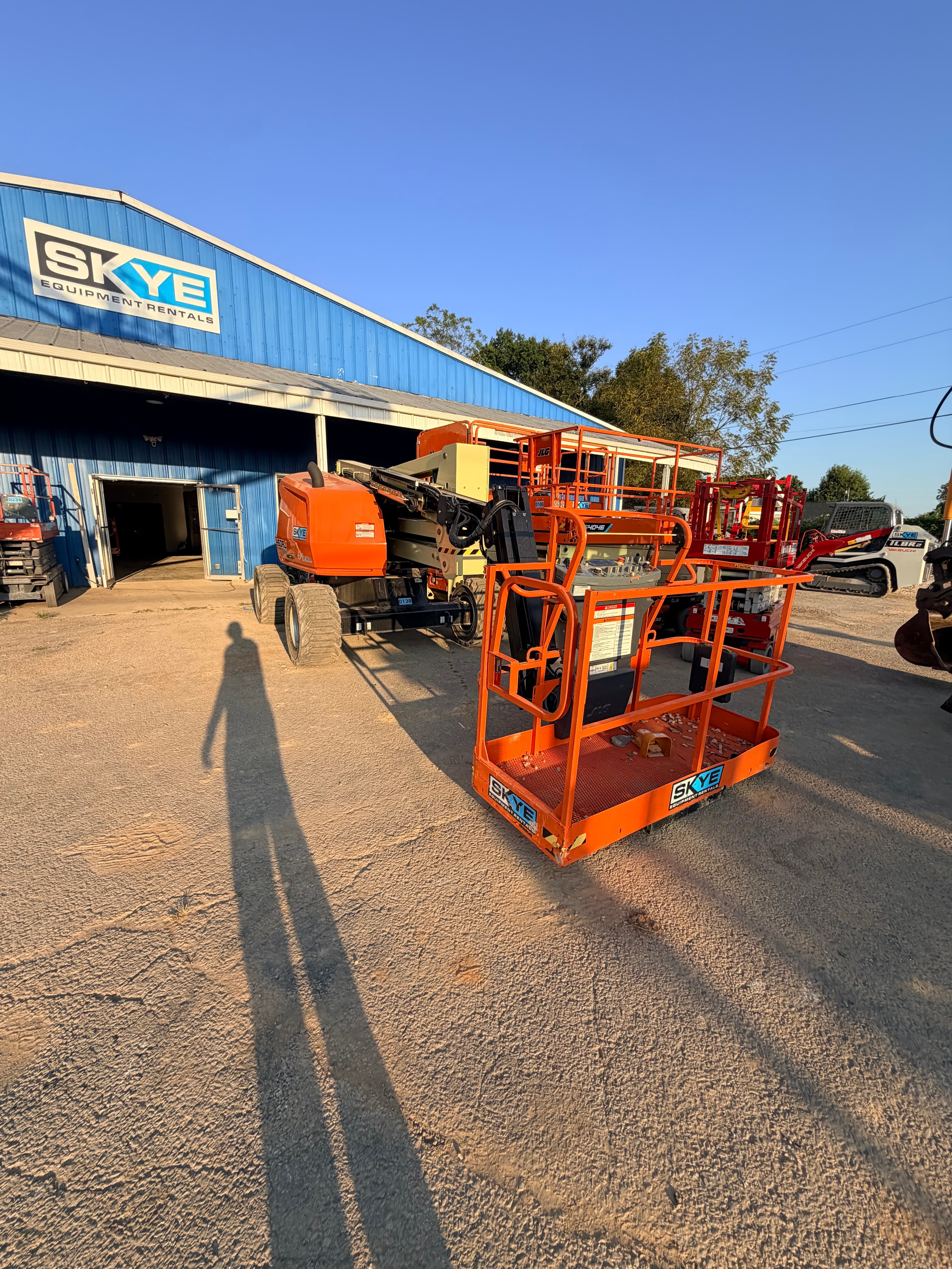 45' Articulating Boom Lift - 4x4 - Diesel w/ Sky Power