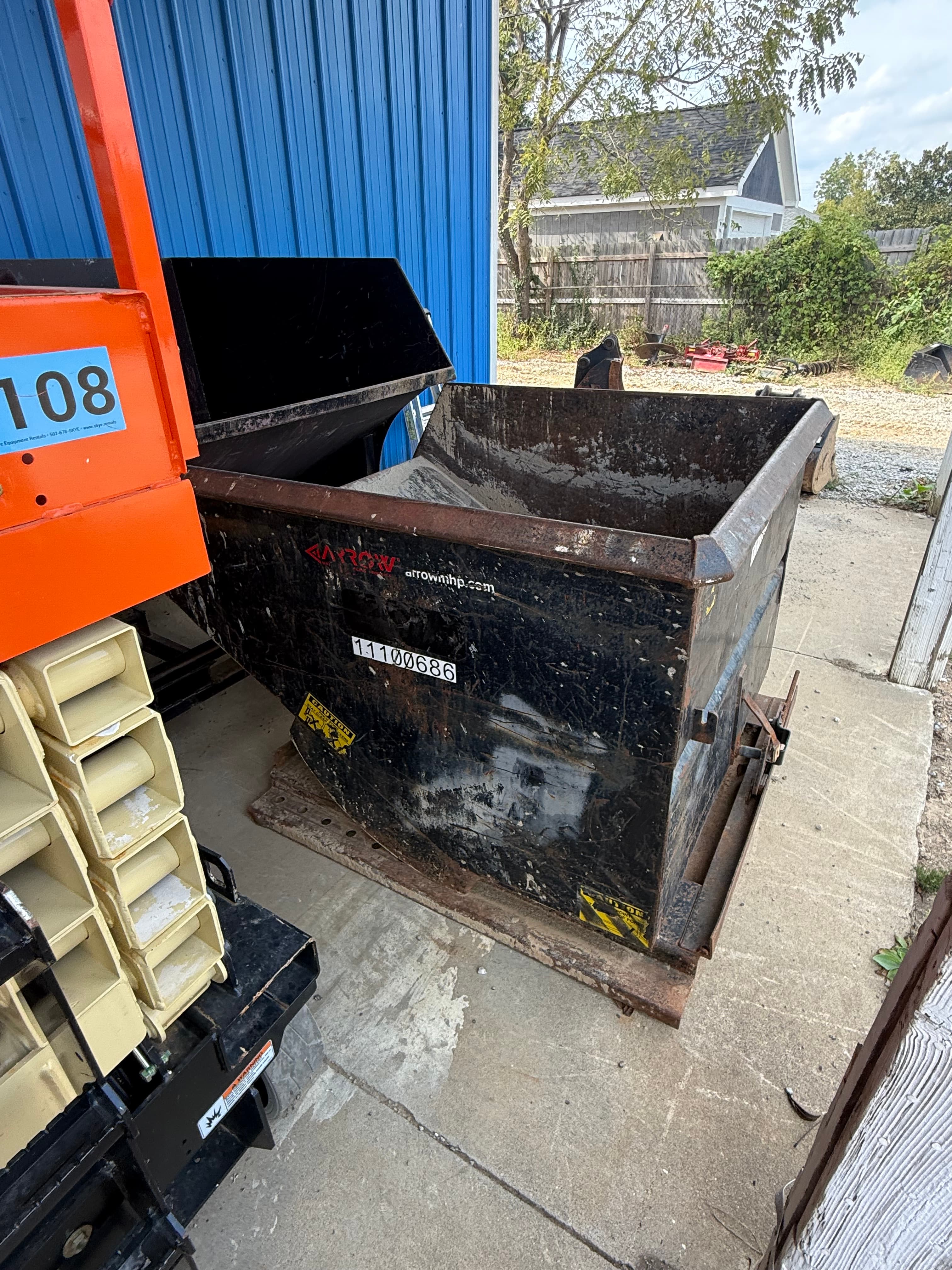 2 Yard Forklift Hopper